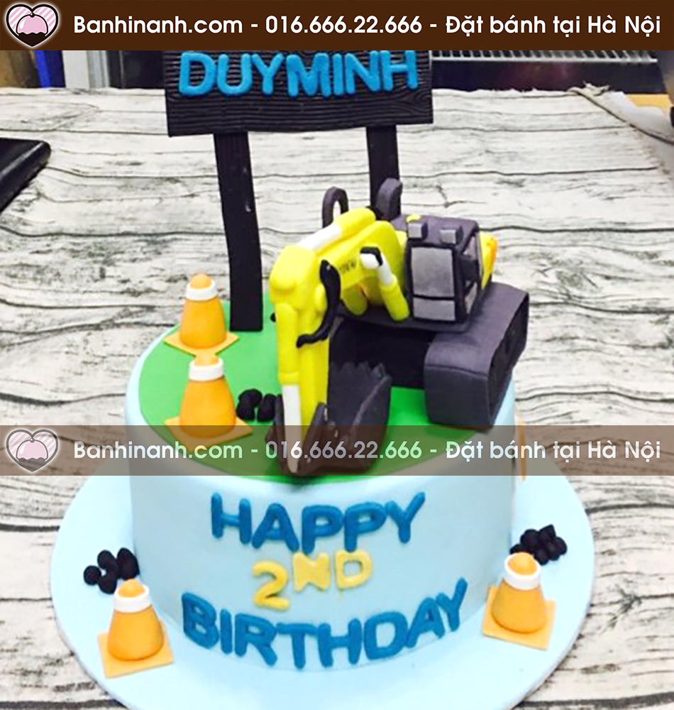 Bánh sinh nhật đẹp hình chiếc máy xúc đang thi công trên công trường náo nhiệt cho bé trai 3778 - Bánh gato sinh nhật ngon đẹp