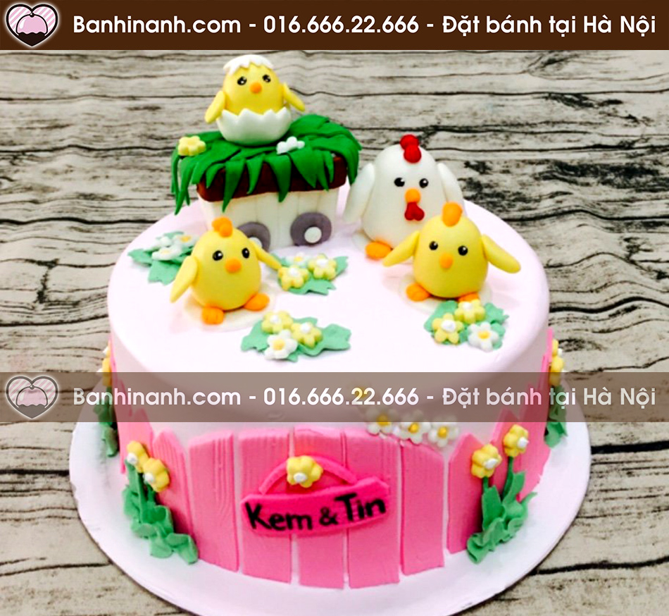 Bánh sinh nhật đẹp hình đàn gà con các mâu vàng trắng dạo chơi trong vườn 3699 - Bánh gato sinh nhật ngon đẹp